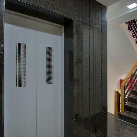 Hotel Amisha International Сурат Екстер'єр фото